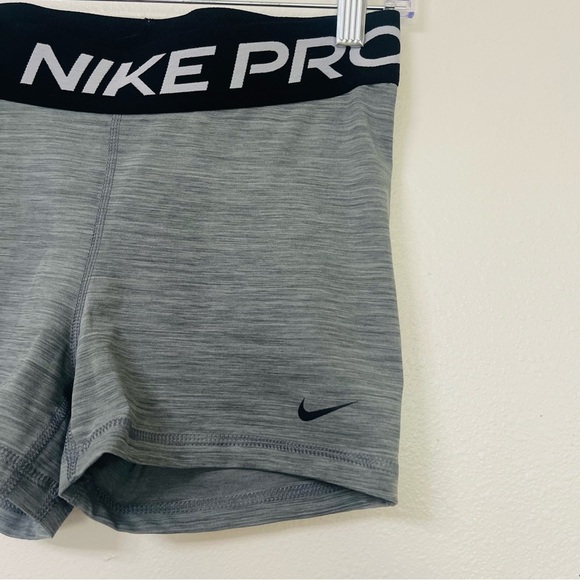 Nike Pro Women's 365 Grey Spandex Shorts Medium - Picture 3 of 6